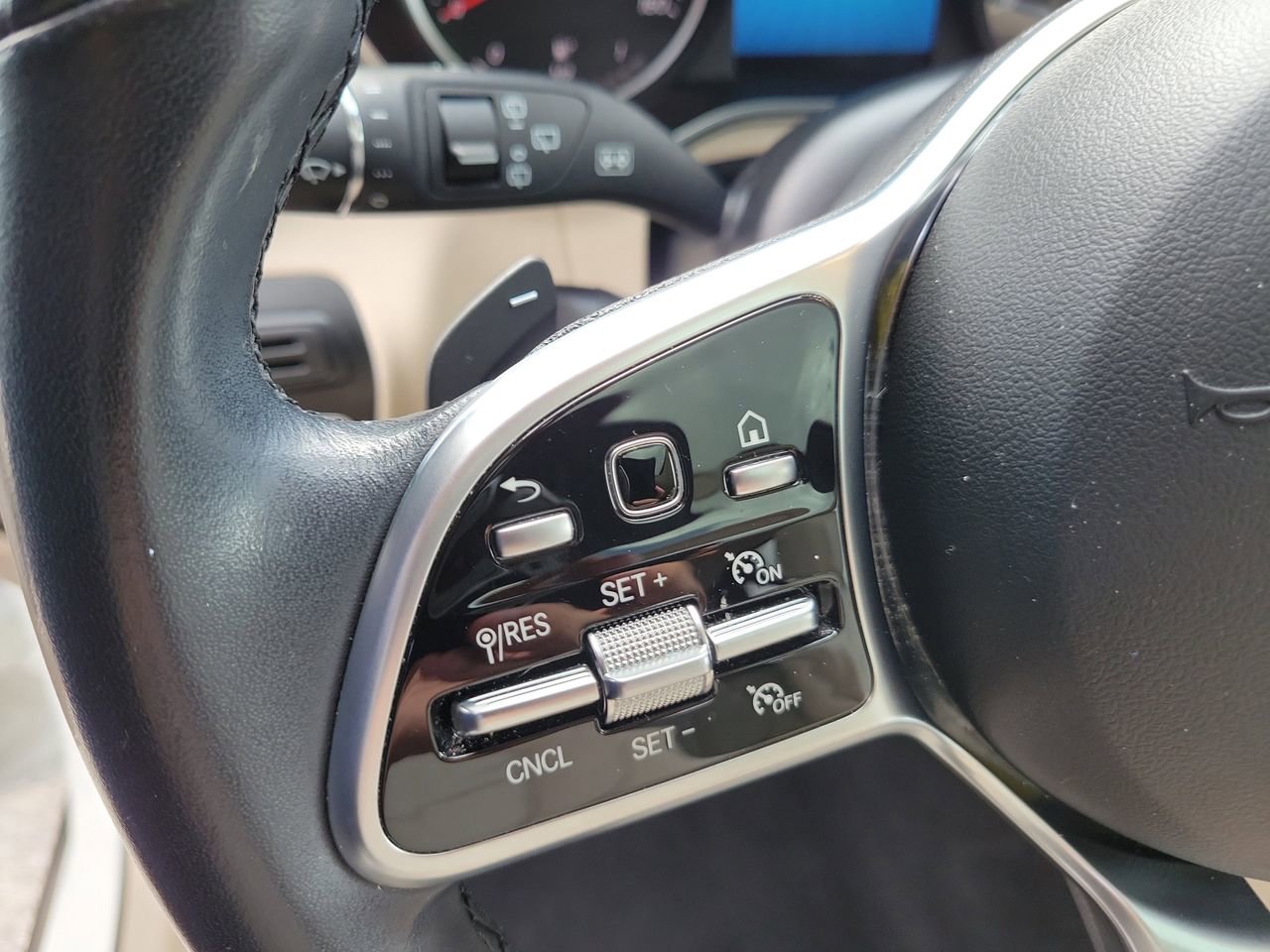 Certified 2022 Mercedes-Benz GLC 300 image 29