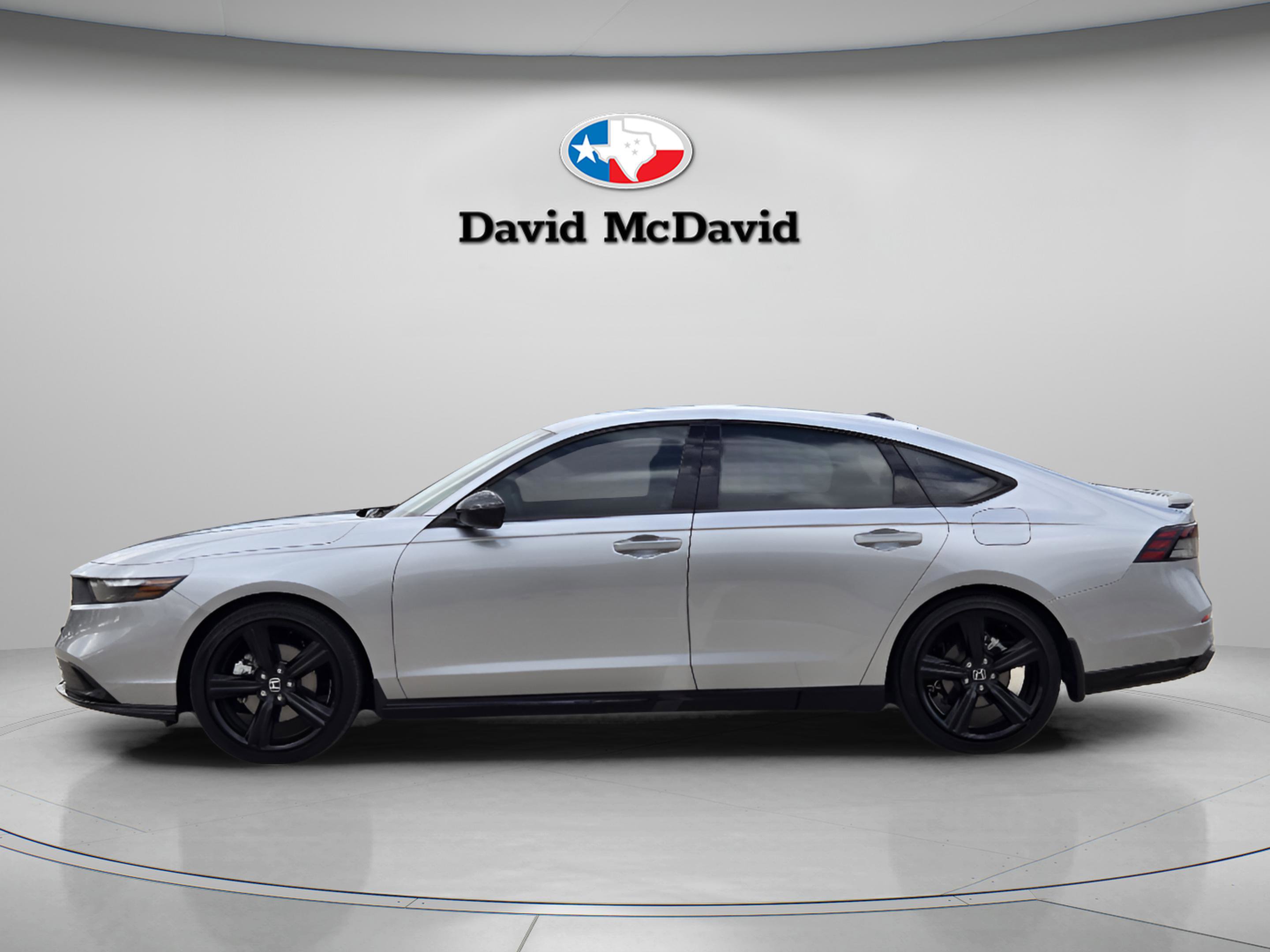 Used 2025 Honda Accord Sport image 2