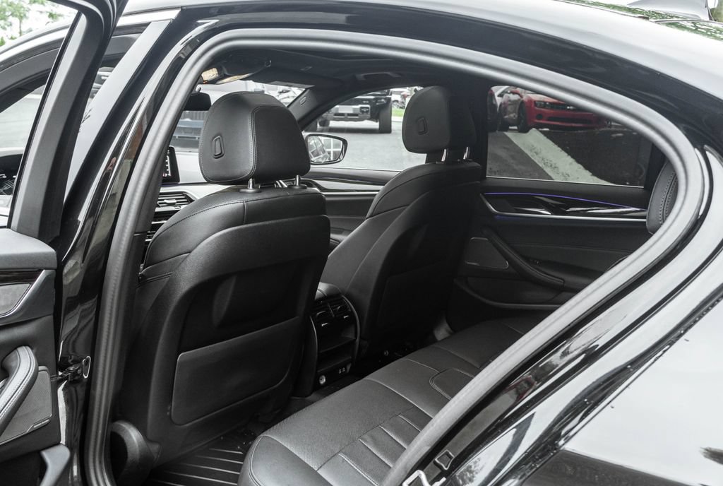 Used 2023 BMW 530e RWD image 27