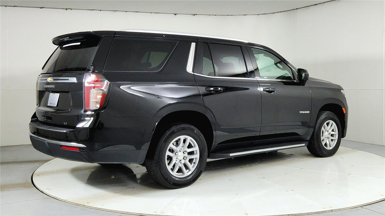 Used 2023 Chevrolet Tahoe LT AWD/4WD image 3