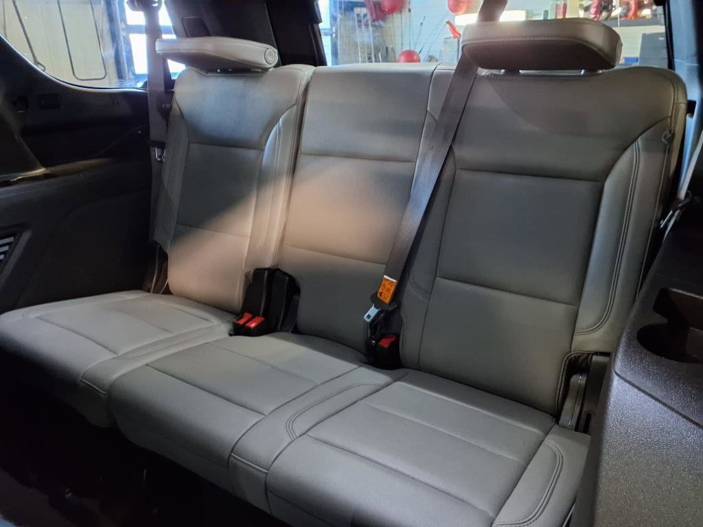 Used 2023 Chevrolet Tahoe LT image 3