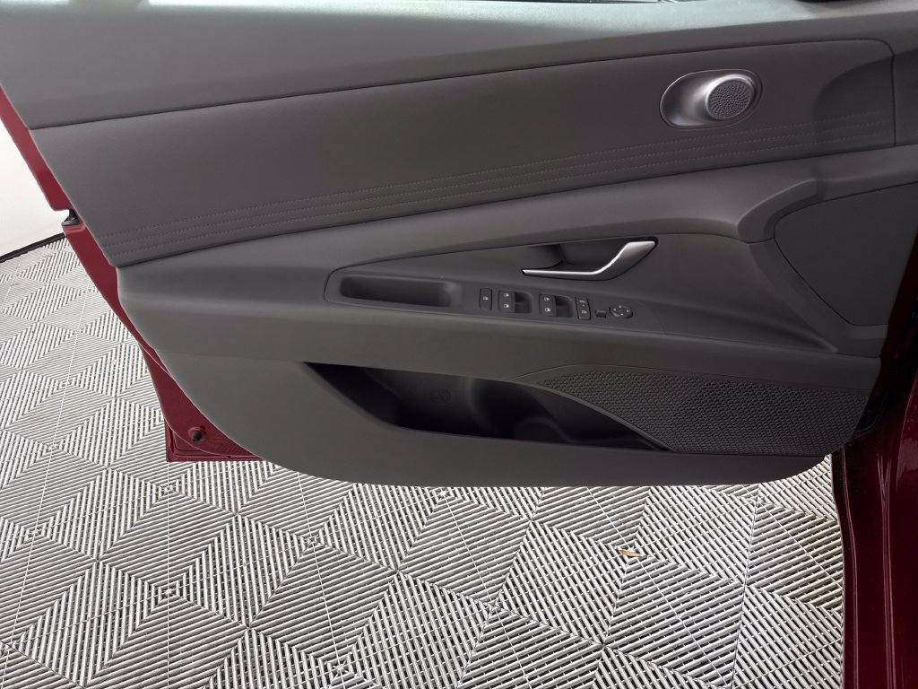 Certified 2024 Hyundai Elantra SEL FWD image 12