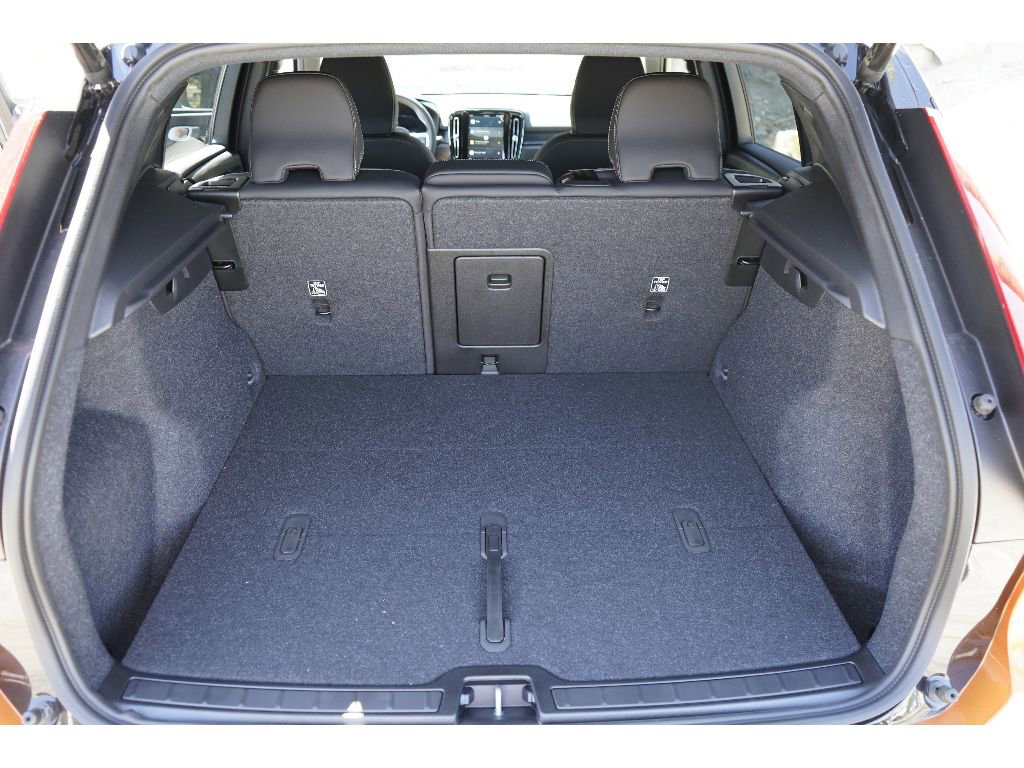 New 2025 Volvo EX40 Core w/ Climate Package image 23