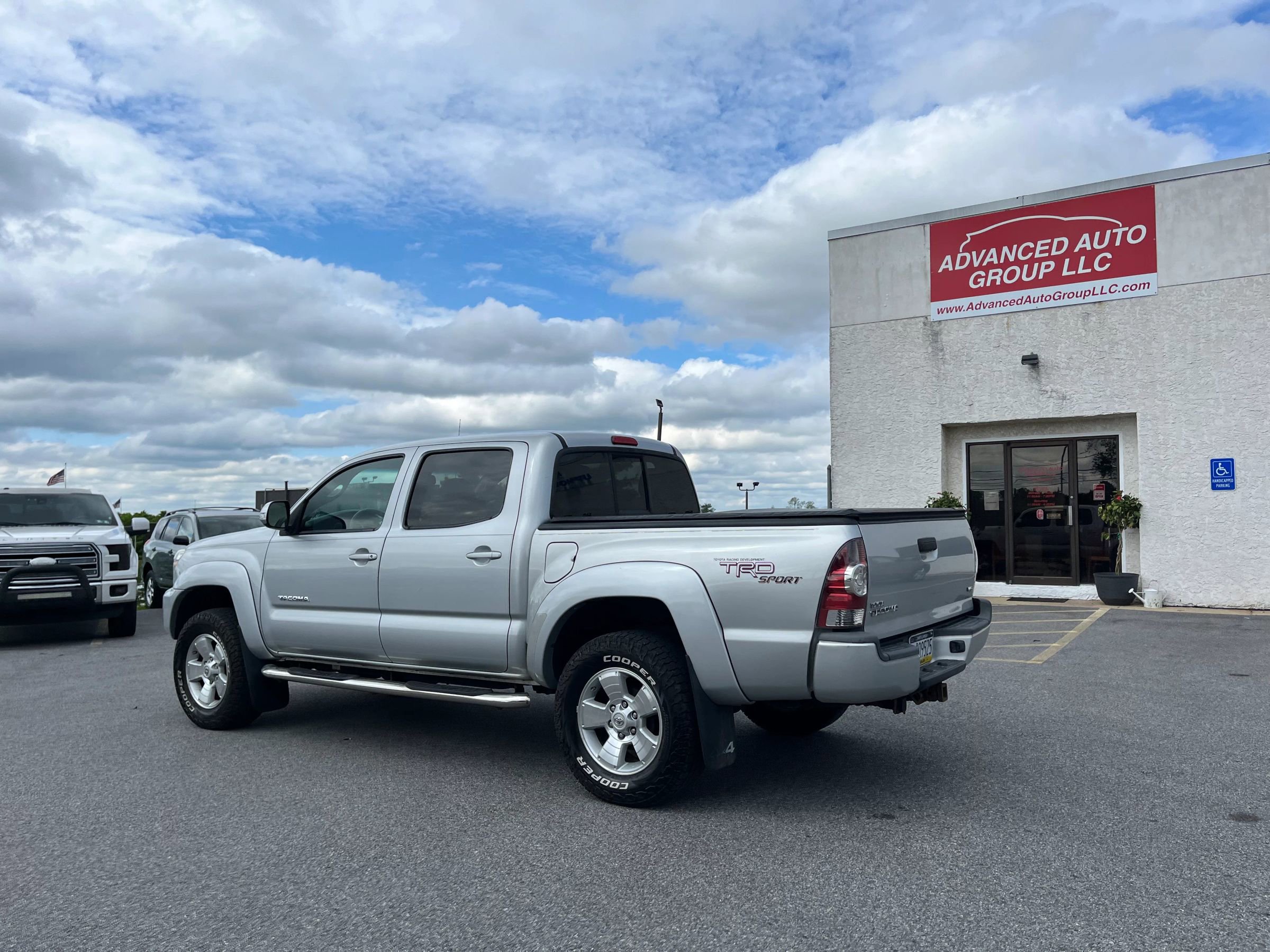 Used 2013 Toyota Tacoma 4x4 Double Cab w/ TRD Sport Pkg image 3