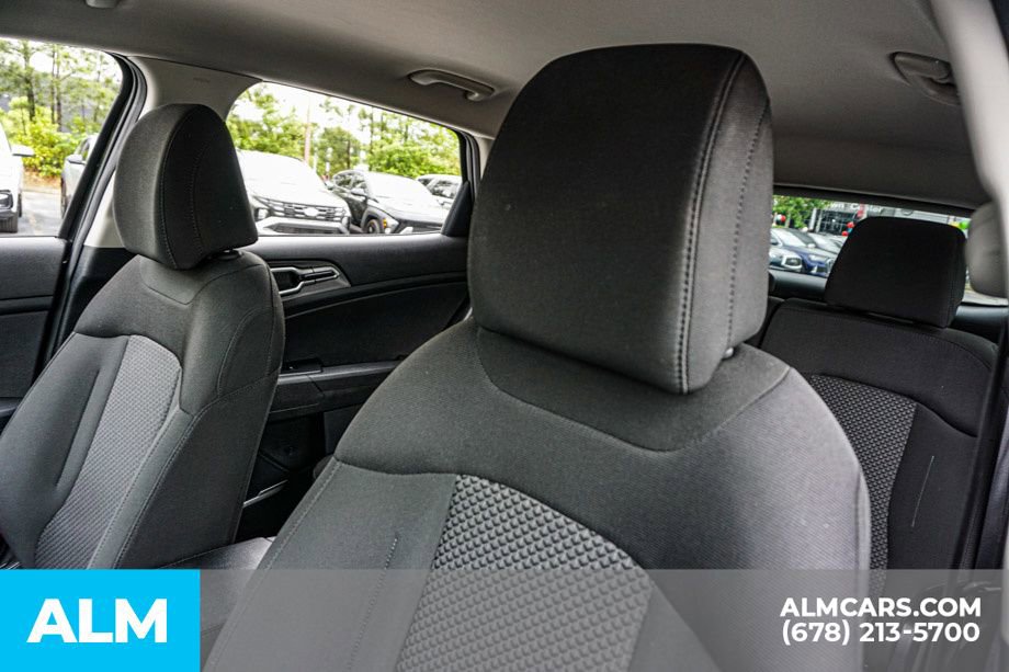 Used 2025 Kia Sportage LX FWD image 18