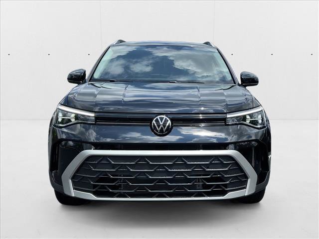 New 2025 Volkswagen Taos SE image 2