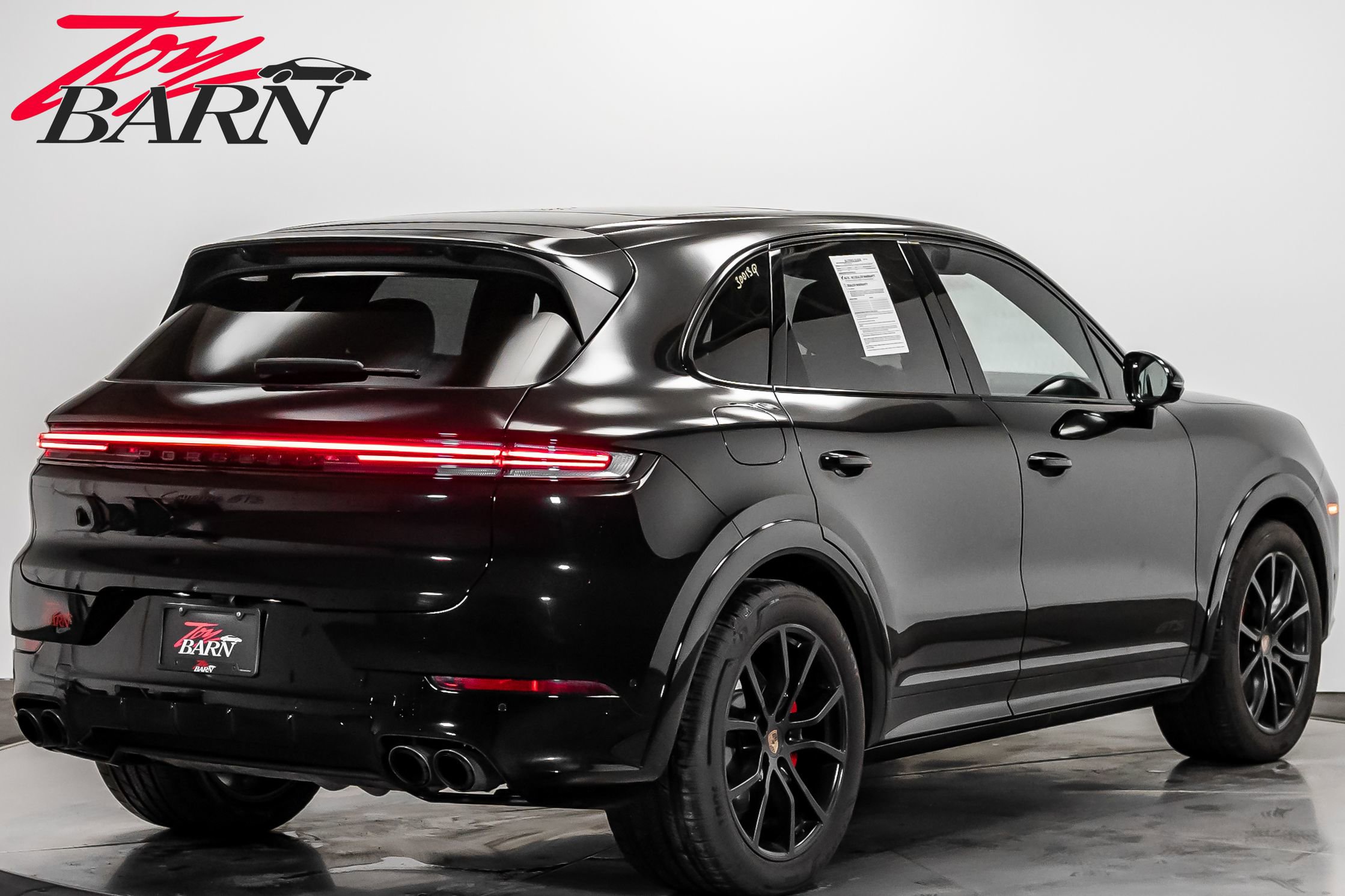 Used 2025 Porsche Cayenne GTS image 5