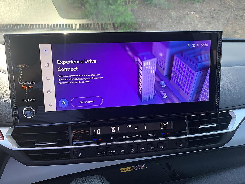 Certified 2025 Toyota Sienna XLE FWD image 15