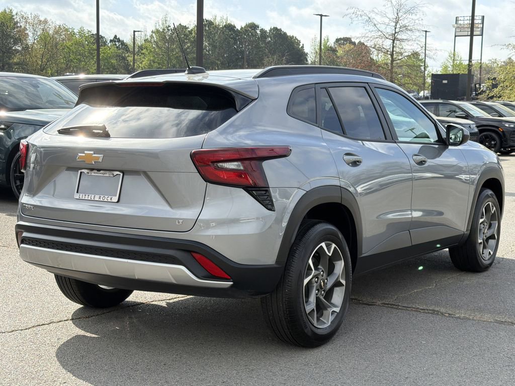 Used 2025 Chevrolet Trax LT image 5