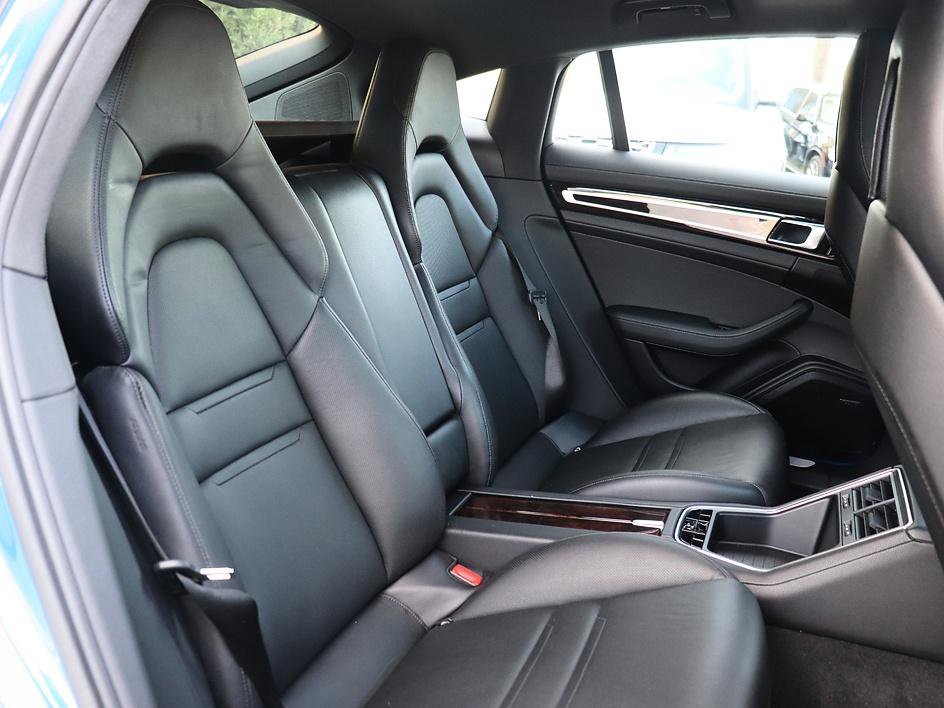 Used 2017 Porsche Panamera 4 image 19