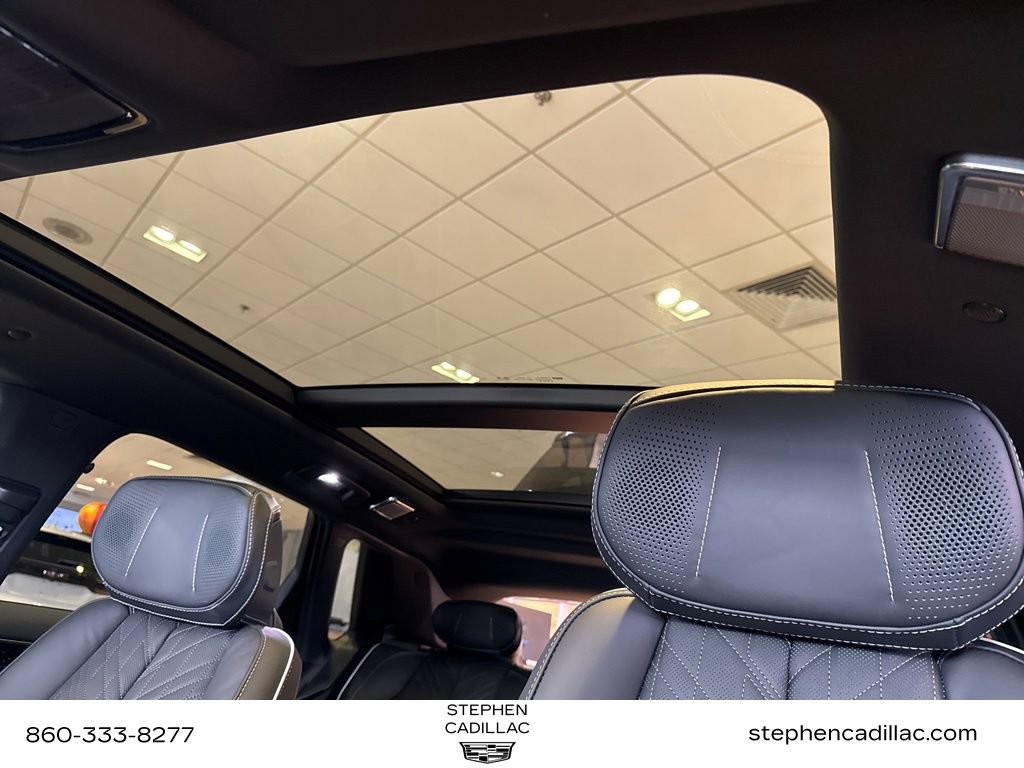 New 2026 Cadillac Lyriq V image 24