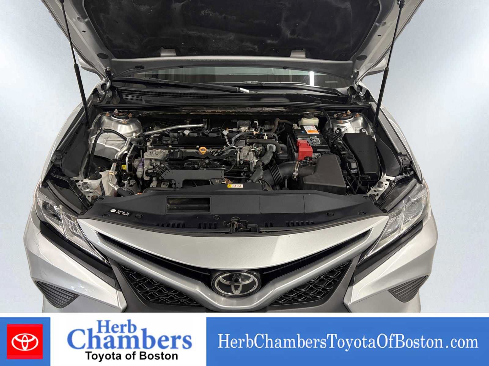 Used 2018 Toyota Camry SE FWD image 6
