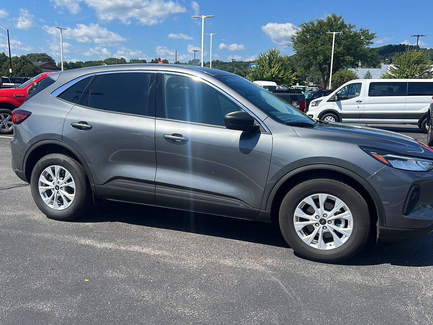 Used 2023 Ford Escape Active AWD/4WD image 3