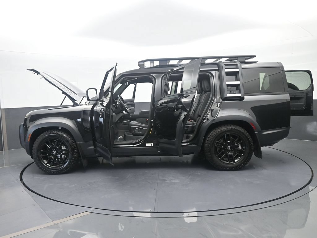 Used 2023 Land Rover Defender 130 SE AWD/4WD image 79