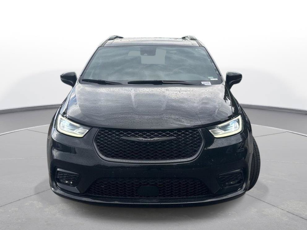 Used 2025 Chrysler Pacifica Limited FWD image 3