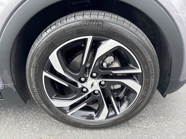 Used 2023 Chevrolet Bolt LT w/ Infotainment Package image 9
