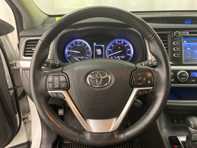 Used 2018 Toyota Highlander SE image 21