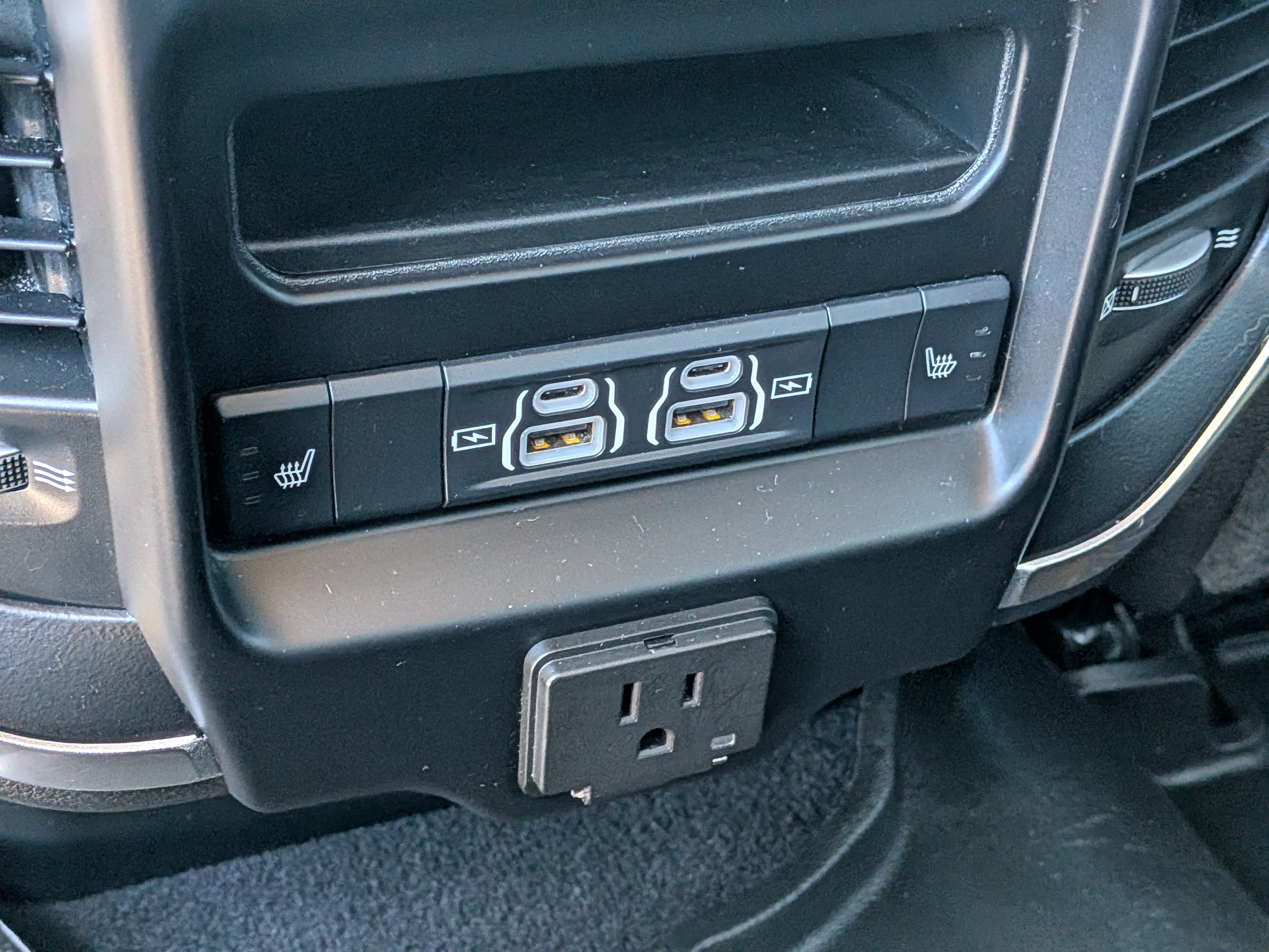Used 2022 RAM 2500 Laramie AWD/4WD image 16