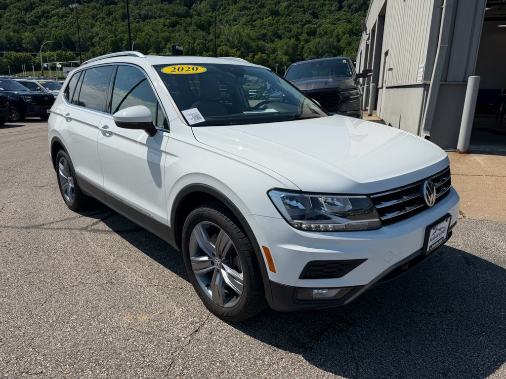 Used 2020 Volkswagen Tiguan SEL AWD/4WD image 3