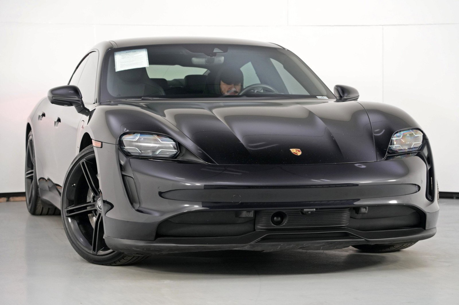 Used 2020 Porsche Taycan 4S image 4