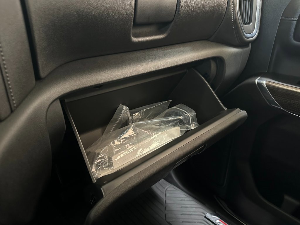 Used 2021 Chevrolet Silverado 1500 RST image 32