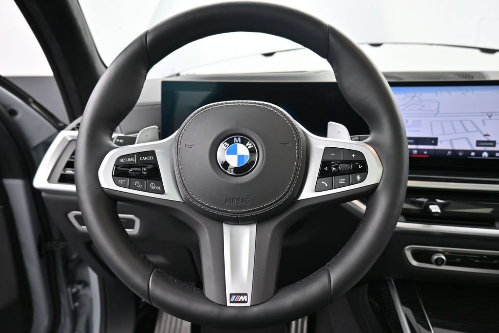 Used 2026 BMW X7 xDrive40i w/ M Sport Package AWD/4WD image 12