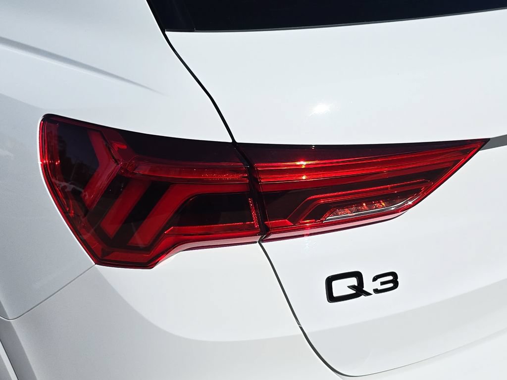 Used 2023 Audi Q3 2.0T Premium w/ Black Optic Sport Package AWD/4WD image 37