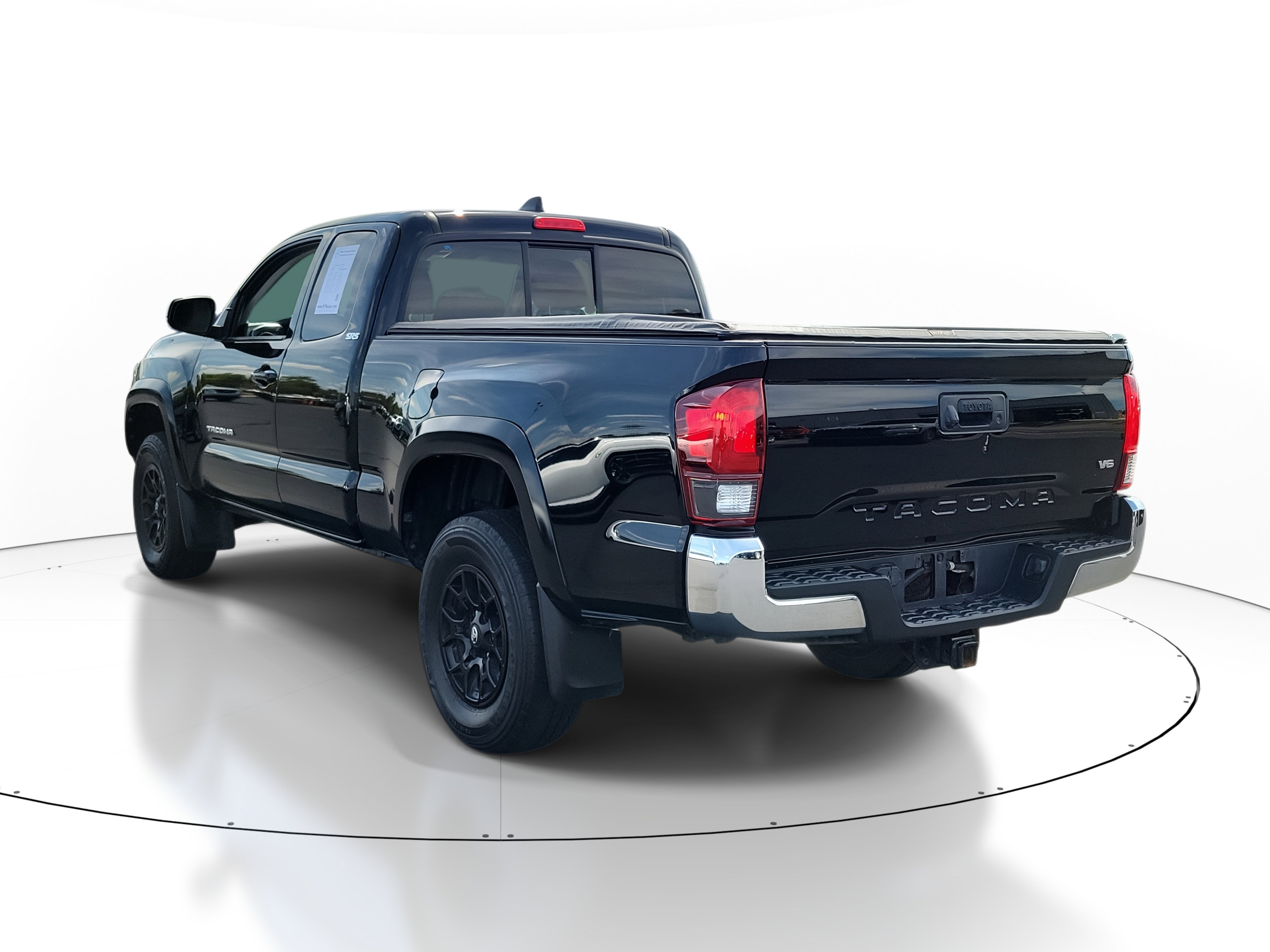 Used 2022 Toyota Tacoma SR5 image 3