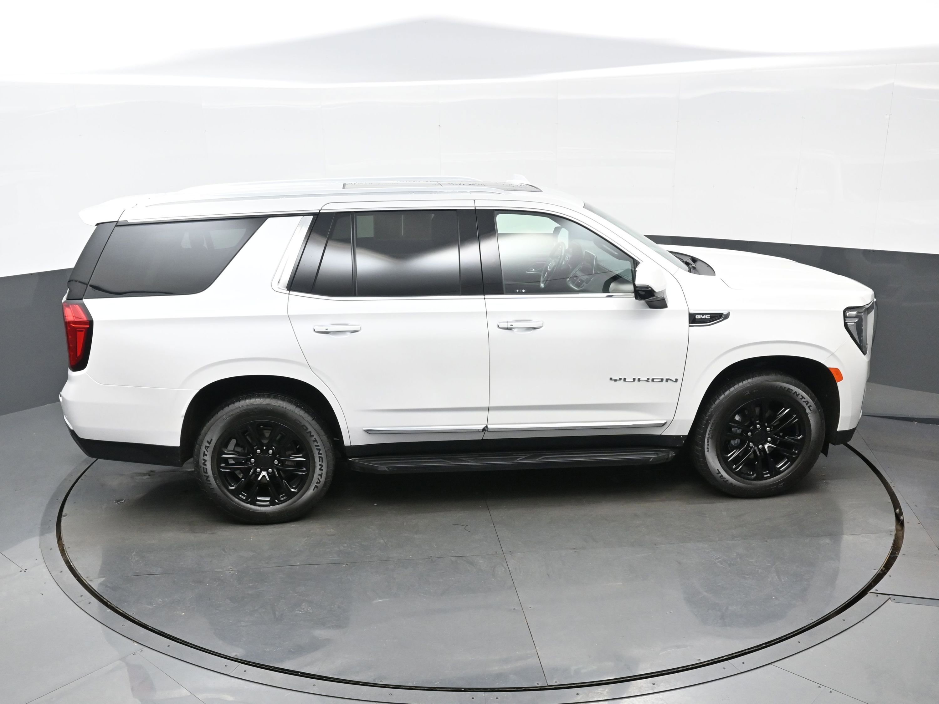 Used 2021 GMC Yukon SLT w/ SLT Premium Package image 40