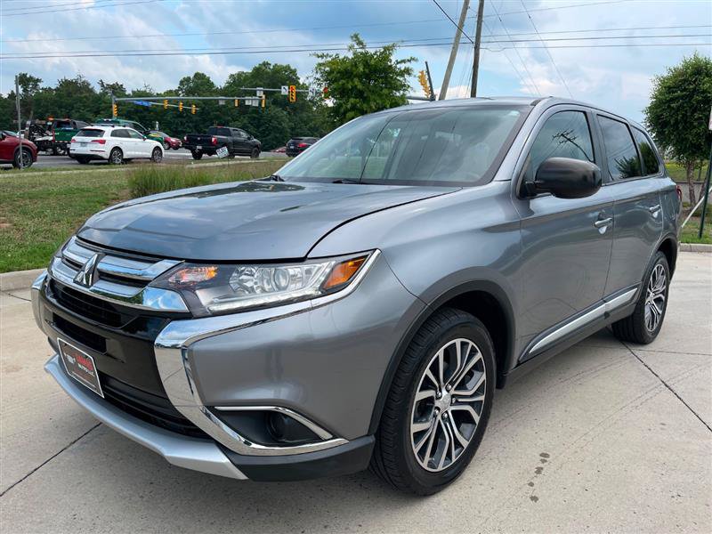 Used 2017 Mitsubishi Outlander ES AWD/4WD image 44