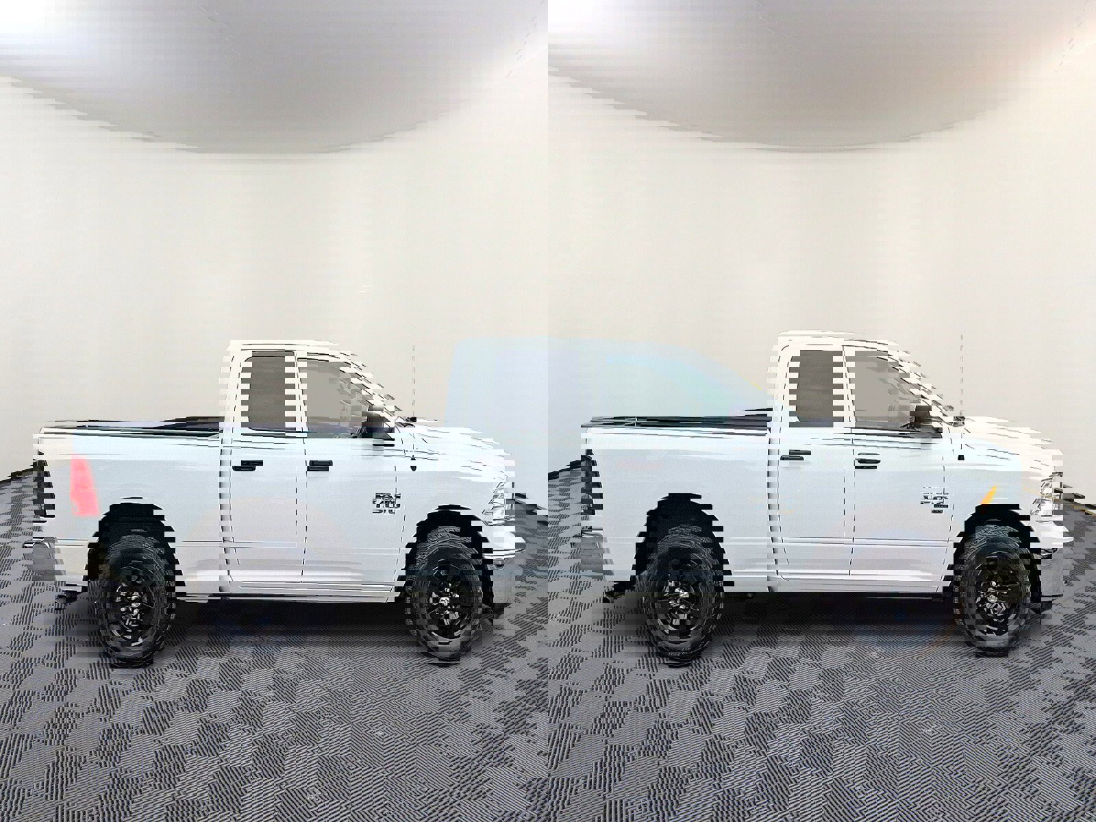 Used 2024 RAM 1500 Classic SLT image 7