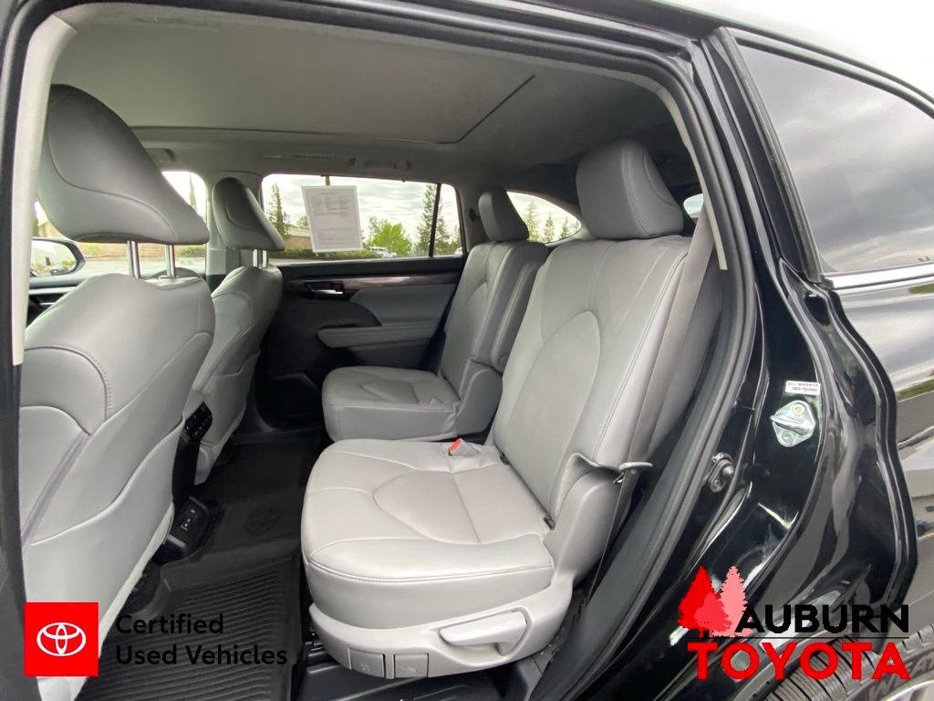 Certified 2024 Toyota Highlander Platinum AWD/4WD image 30