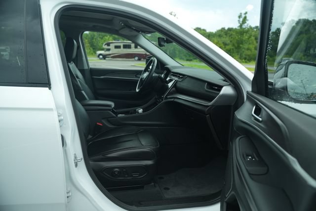 Used 2022 Jeep Grand Cherokee L Limited AWD/4WD image 21