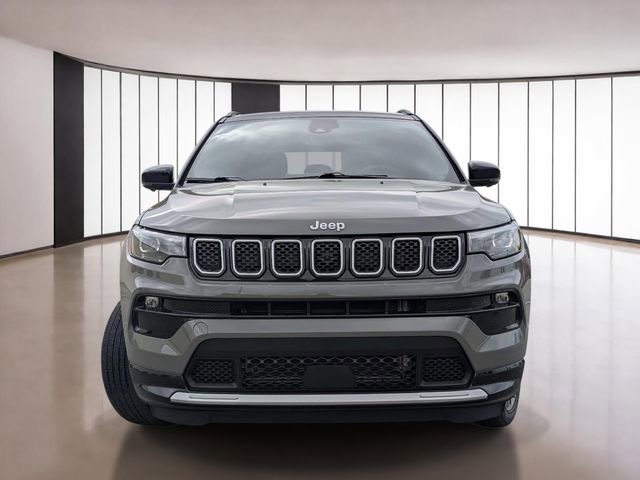 Used 2023 Jeep Compass Limited w/ Elite Group AWD/4WD image 2