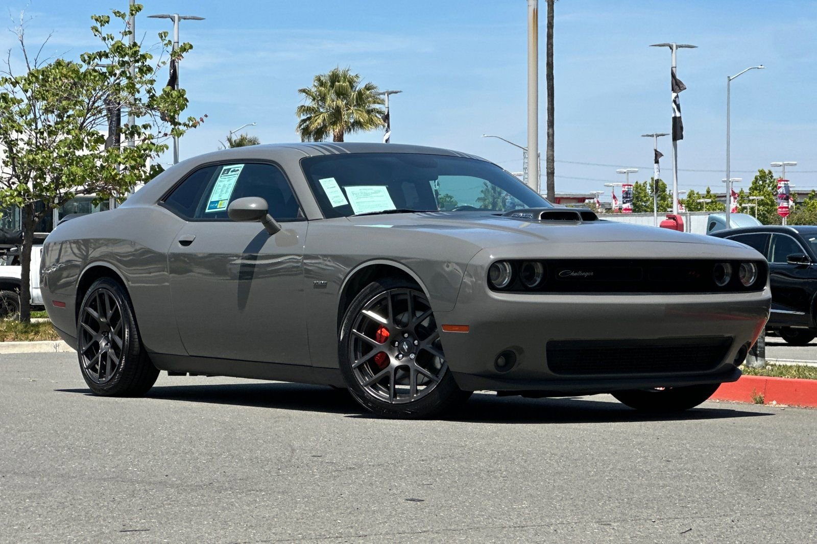 Used 2018 Dodge Challenger R/T RWD image 2