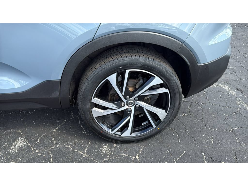 Used 2022 Volvo XC40 T5 R-Design w/ Advanced Package AWD/4WD image 13