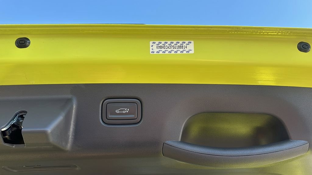 Used 2025 Hyundai Kona Limited image 36