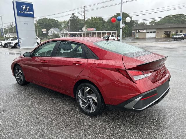 Certified 2025 Hyundai Elantra Sport FWD image 5