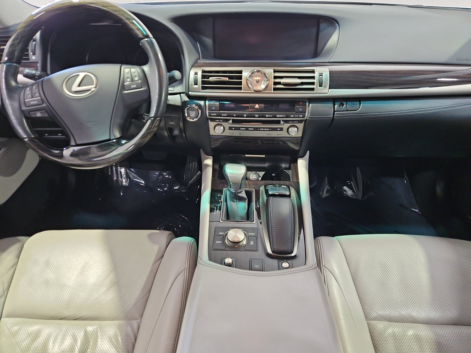 Used 2014 Lexus LS 460 w/ Comfort Package RWD image 11