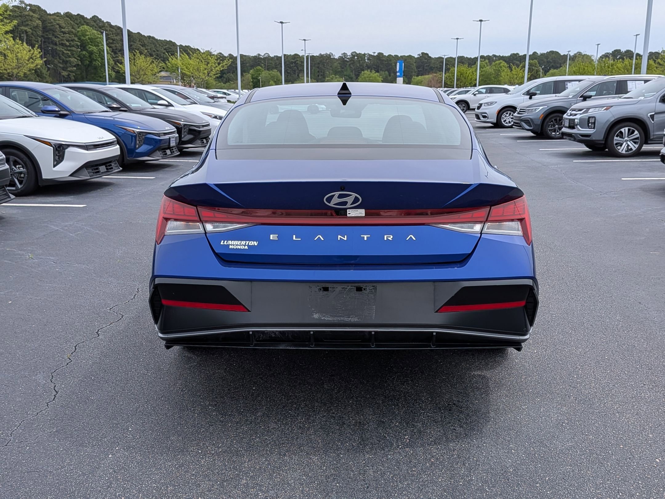 Used 2025 Hyundai Elantra SEL FWD image 4