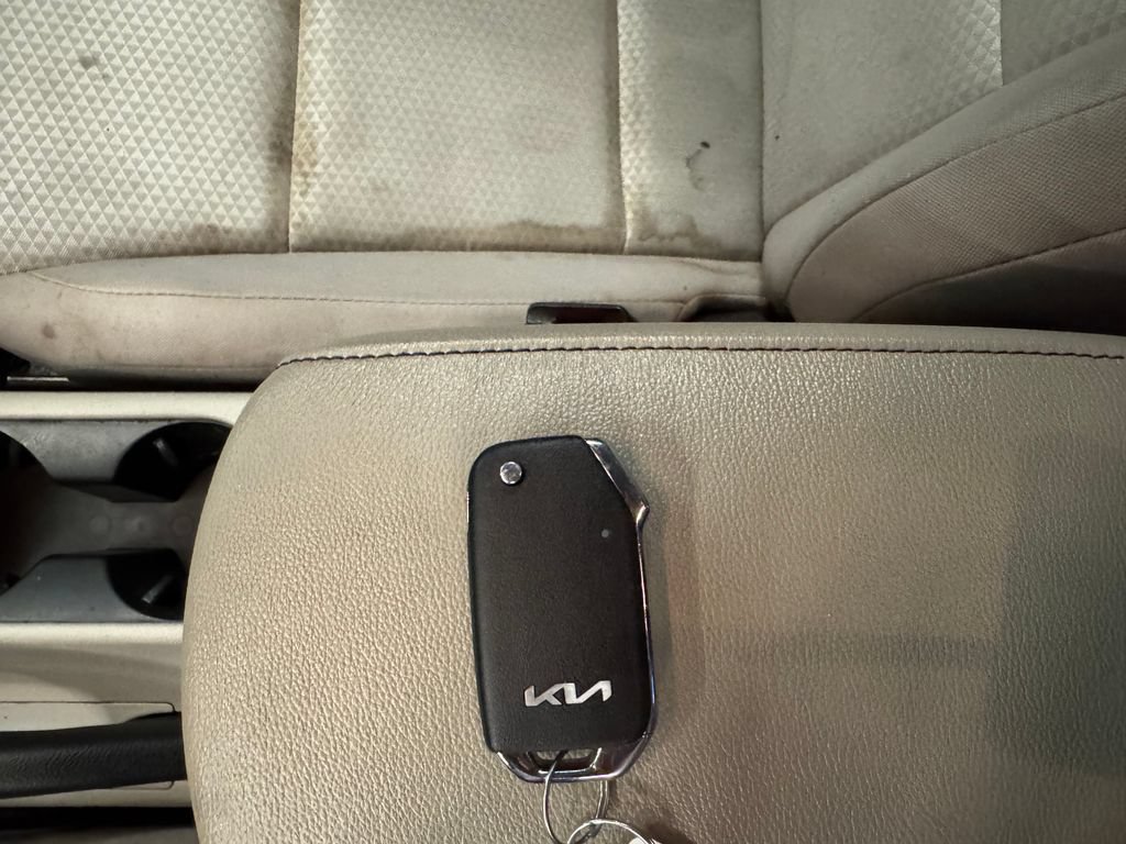 Used 2023 Kia Soul LX FWD image 17