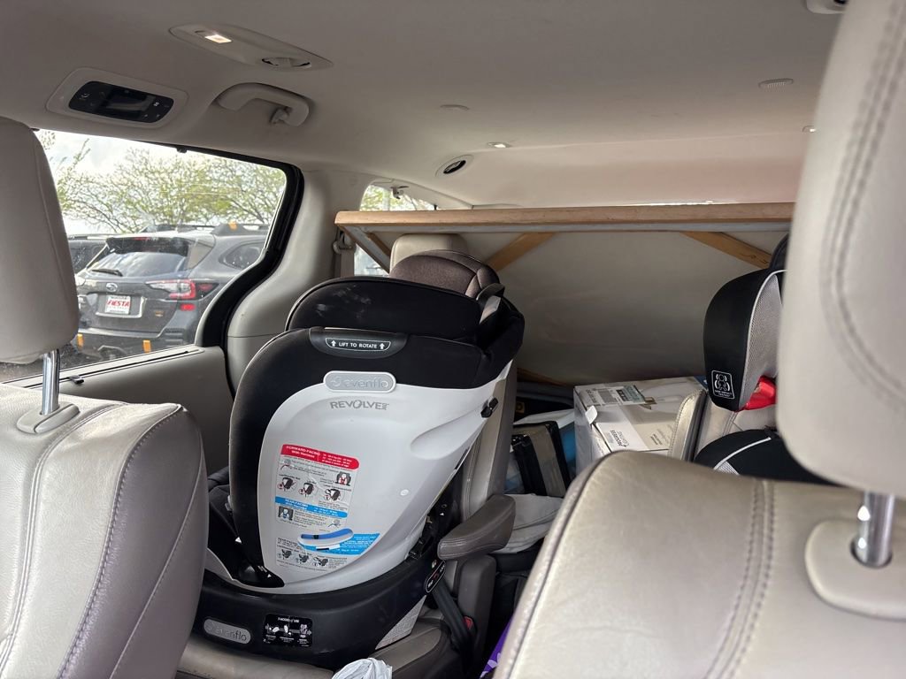 Used 2017 Chrysler Pacifica Touring-L image 19