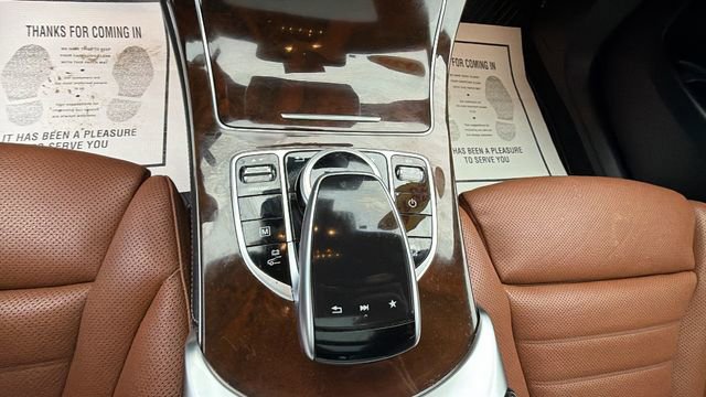 Used 2019 Mercedes-Benz GLC 350e 4MATIC image 17