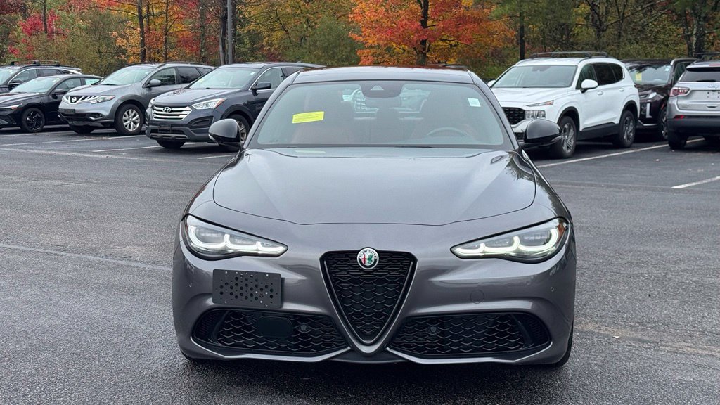 Used 2024 Alfa Romeo Giulia Veloce AWD/4WD image 3