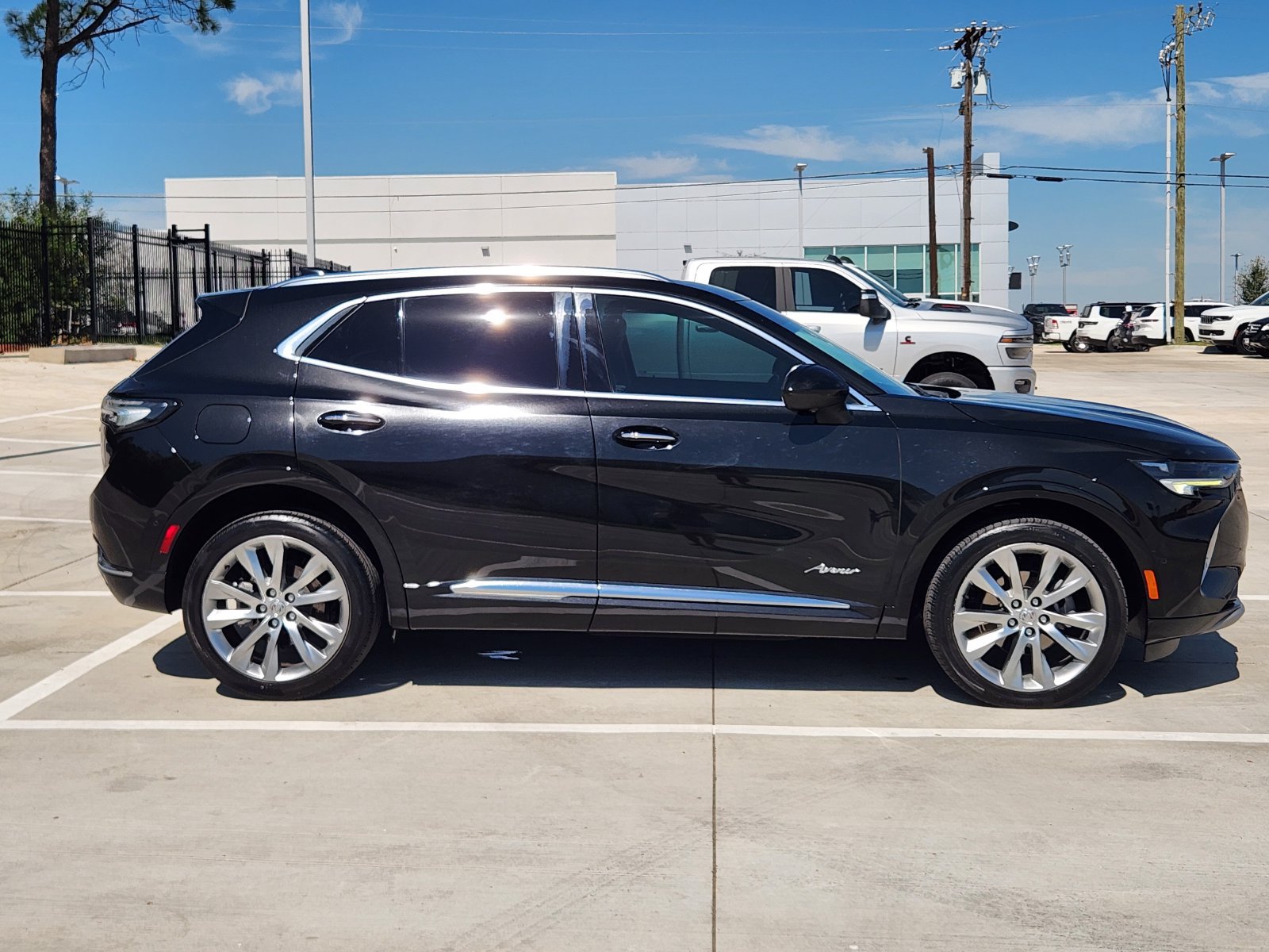 Certified 2023 Buick Envision Avenir FWD image 8