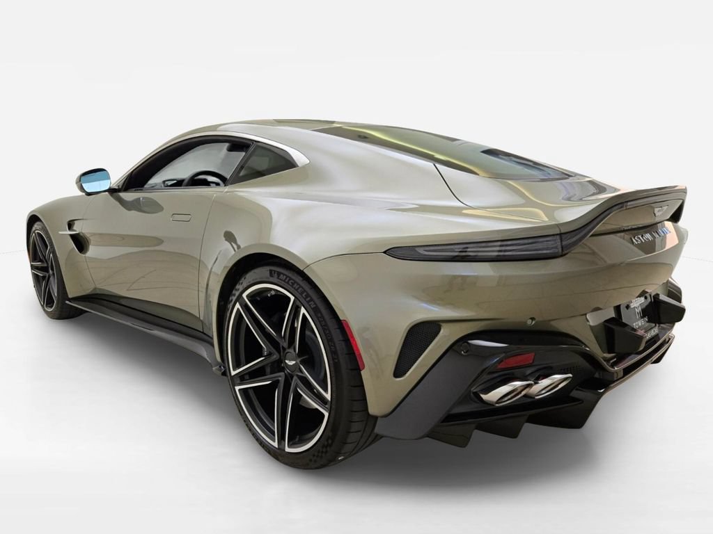 Used 2025 Aston Martin V8 Vantage Coupe RWD image 11