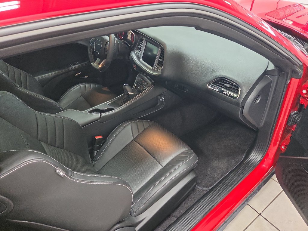 Used 2016 Dodge Challenger SRT Hellcat RWD image 19