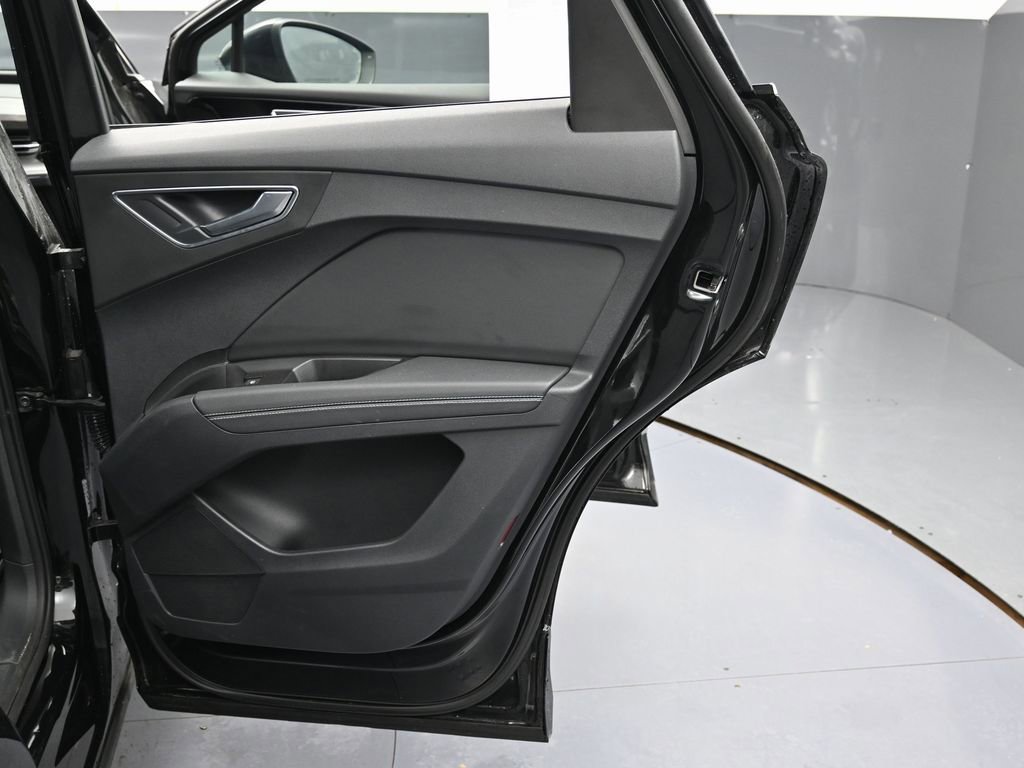 Used 2023 Audi Q4 e-tron Premium w/ Convenience Package image 37