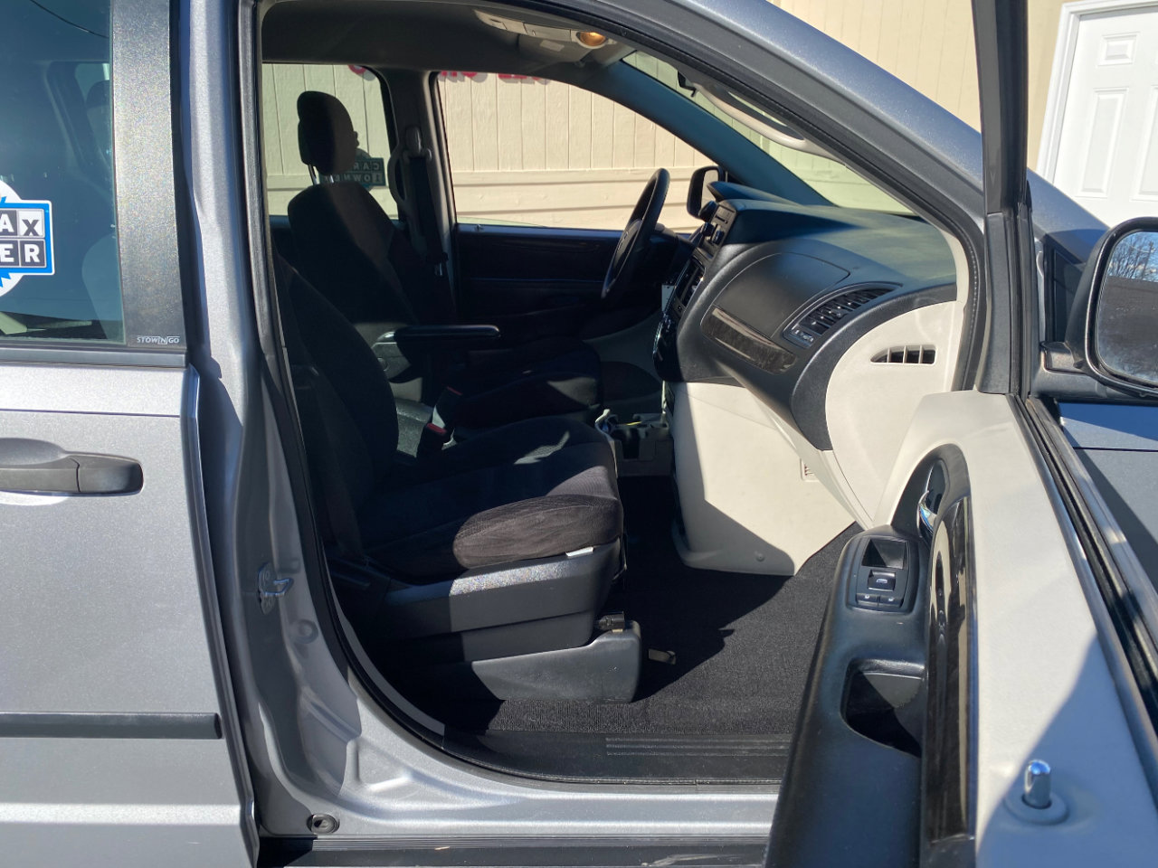 Used 2014 Dodge Grand Caravan American Value Package image 3