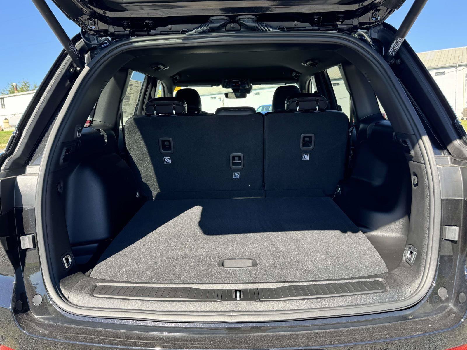 New 2025 Jeep Grand Cherokee Altitude AWD/4WD image 16